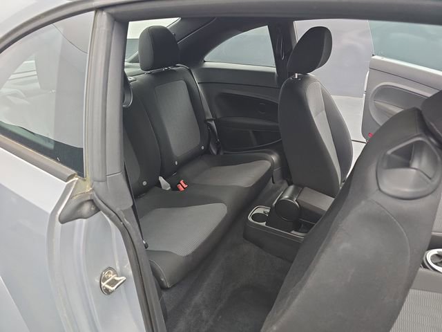 Used 2016 Volkswagen Beetle 1.8T Classic FWD image 47