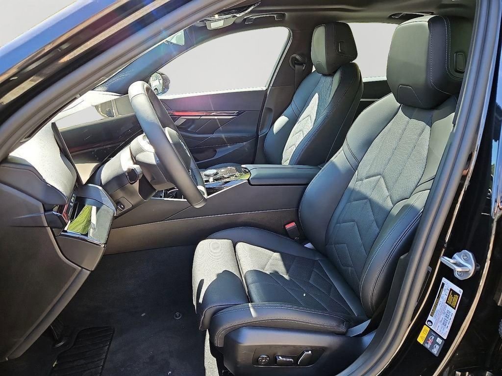 Used 2025 BMW i5 xDrive40 image 14