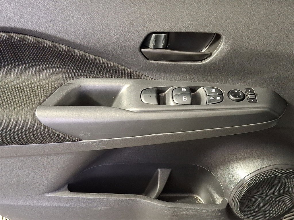 Used 2022 Nissan Kicks S image 16