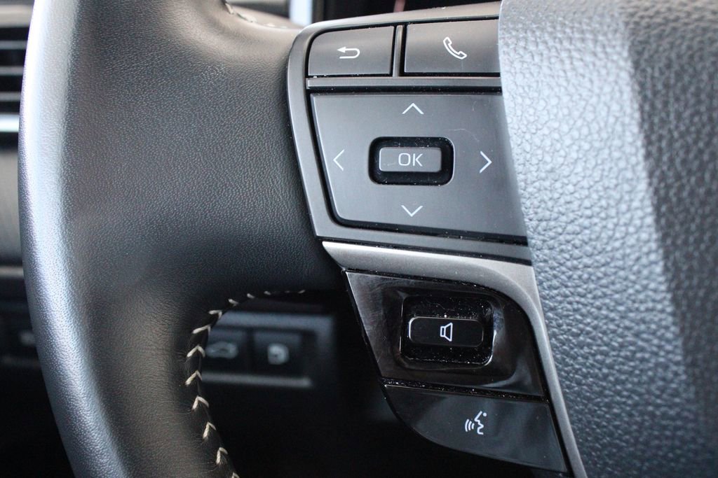 Certified 2025 Toyota Camry SE FWD image 30