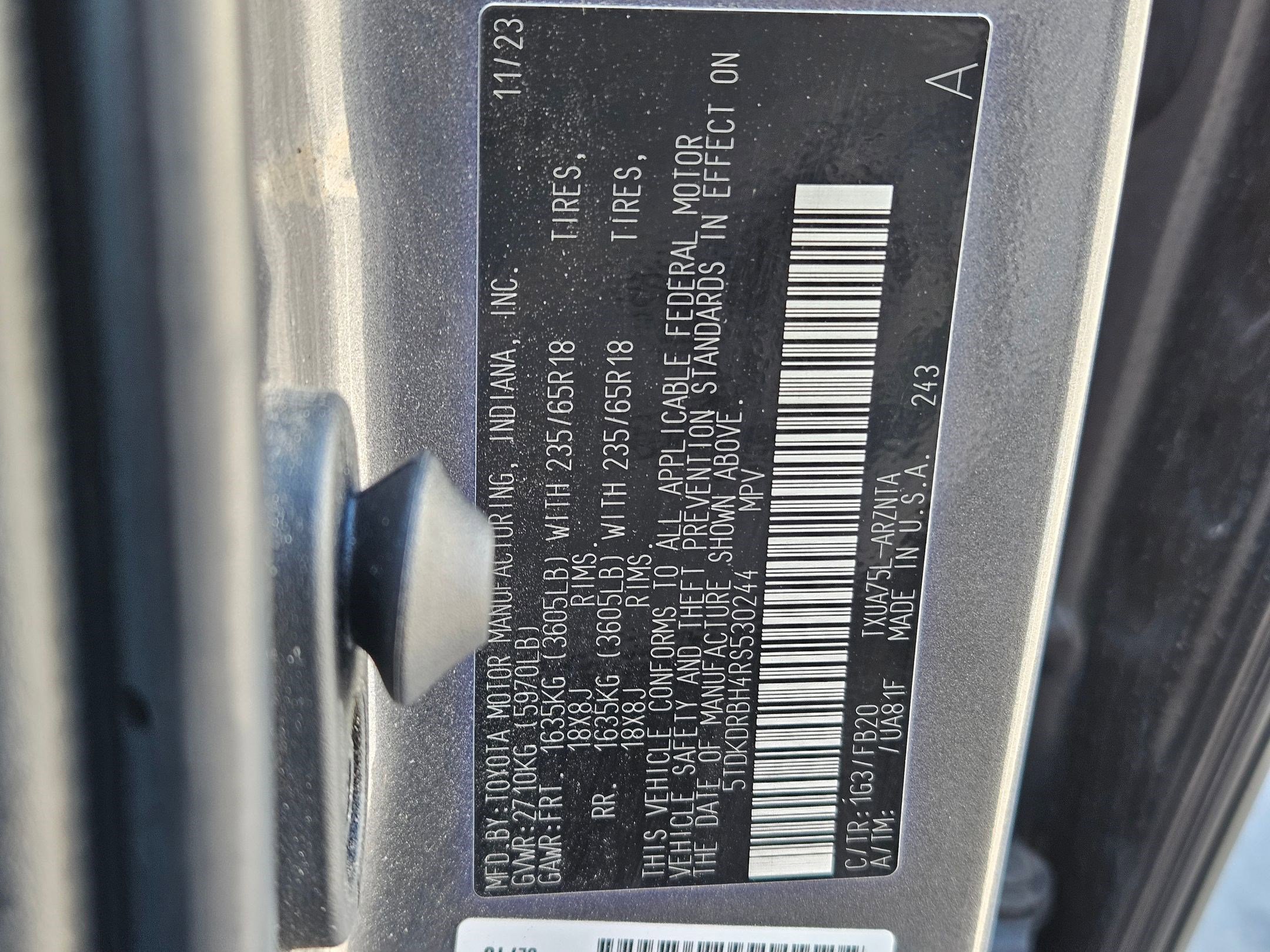 Used 2024 Toyota Highlander LE image 37