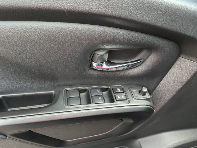 Used 2024 Nissan Titan PRO-4X w/ Off Road Protection Package image 17