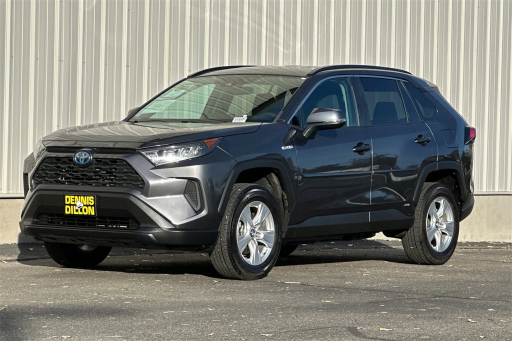 Used 2020 Toyota RAV4 LE image 9