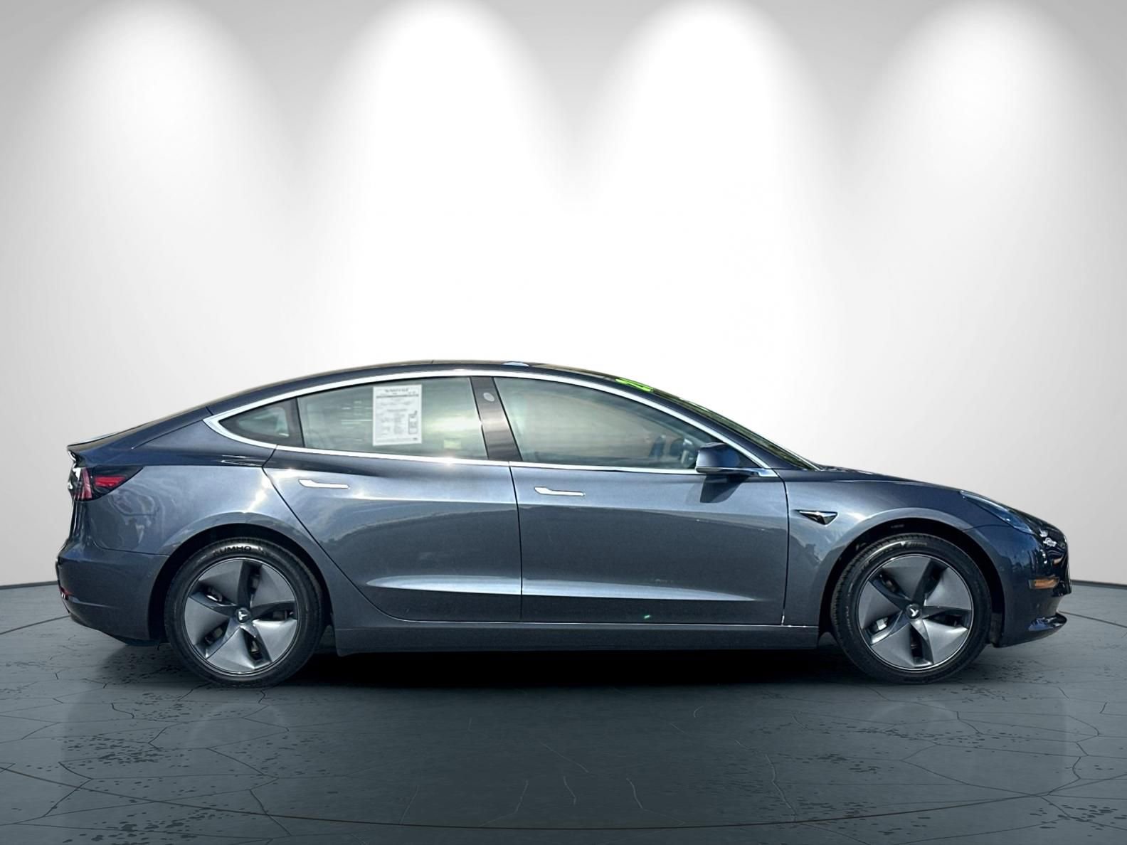 Used 2020 Tesla Model 3 Standard Range Plus RWD image 3