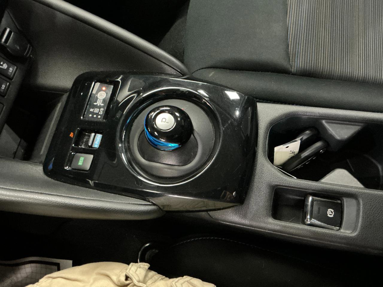 Used 2020 Nissan Leaf SV w/ SV Technology Package image 17