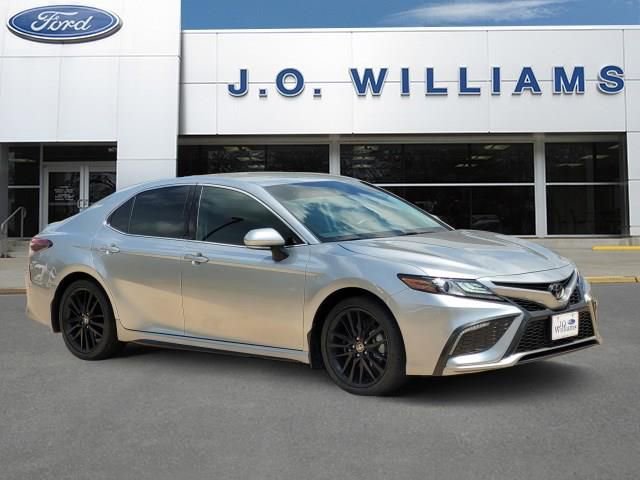Used 2024 Toyota Camry XSE FWD image 1