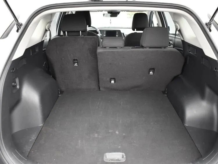 Used 2025 Kia Sportage LX image 18