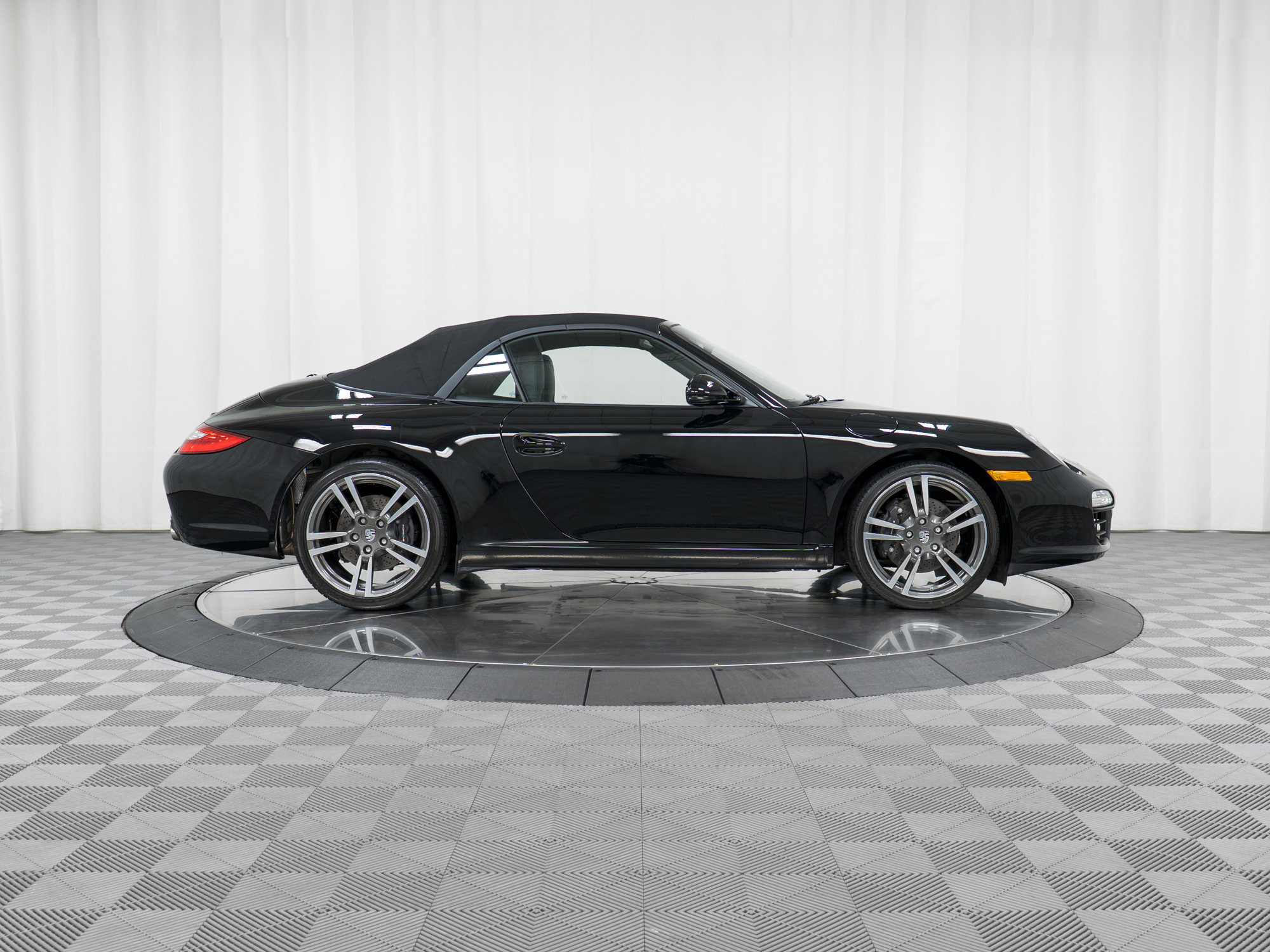 Used 2012 Porsche 911 Carrera Black Edition image 8