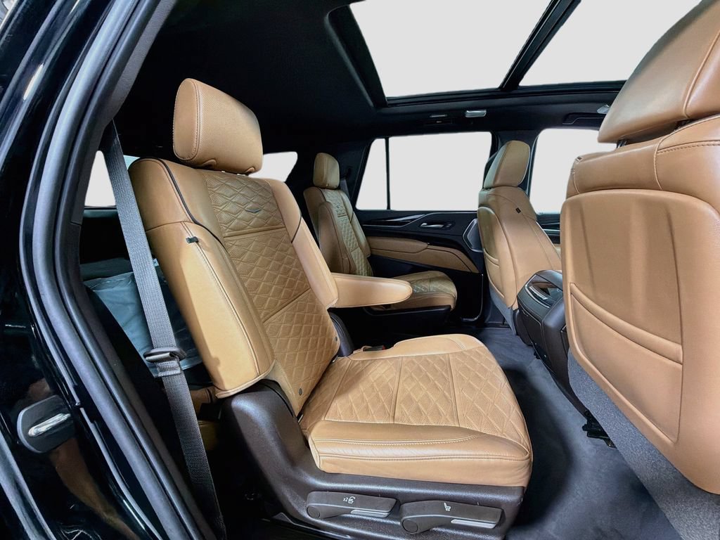 Used 2021 Cadillac Escalade Sport w/ Driver Assist Tech Package AWD/4WD image 30