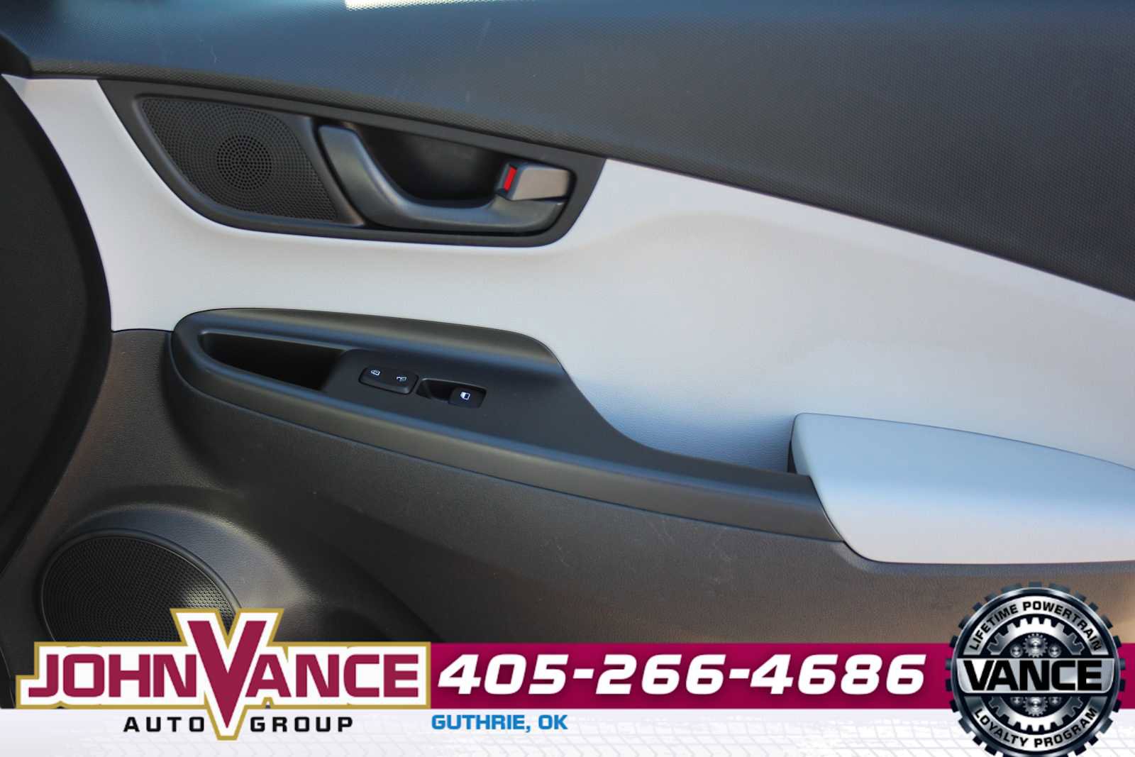 Used 2023 Hyundai Kona SE image 13