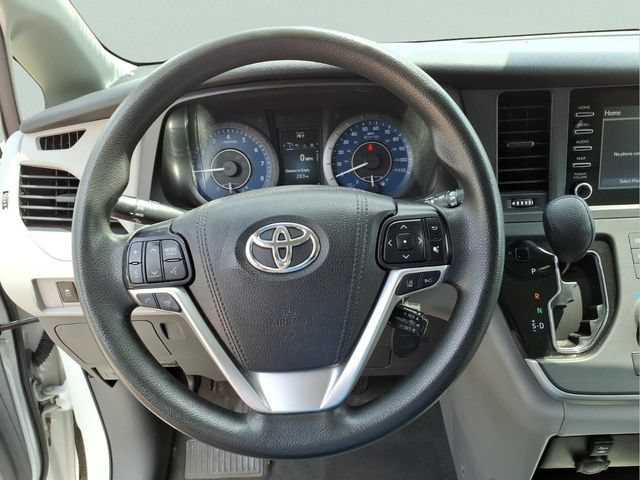 Used 2020 Toyota Sienna L FWD image 15