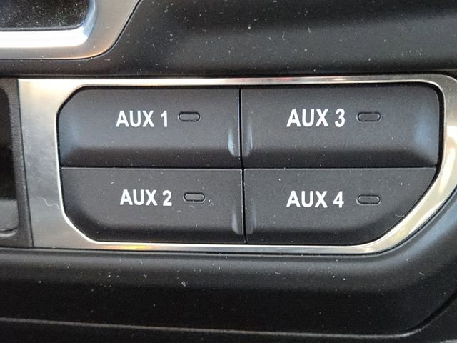 Used 2024 Jeep Wrangler Sahara image 7