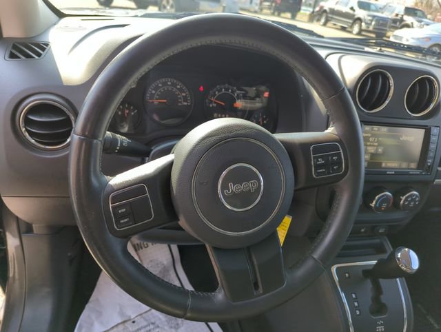 Used 2016 Jeep Patriot High Altitude image 28