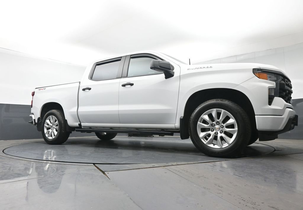 Used 2023 Chevrolet Silverado 1500 Custom AWD/4WD image 31
