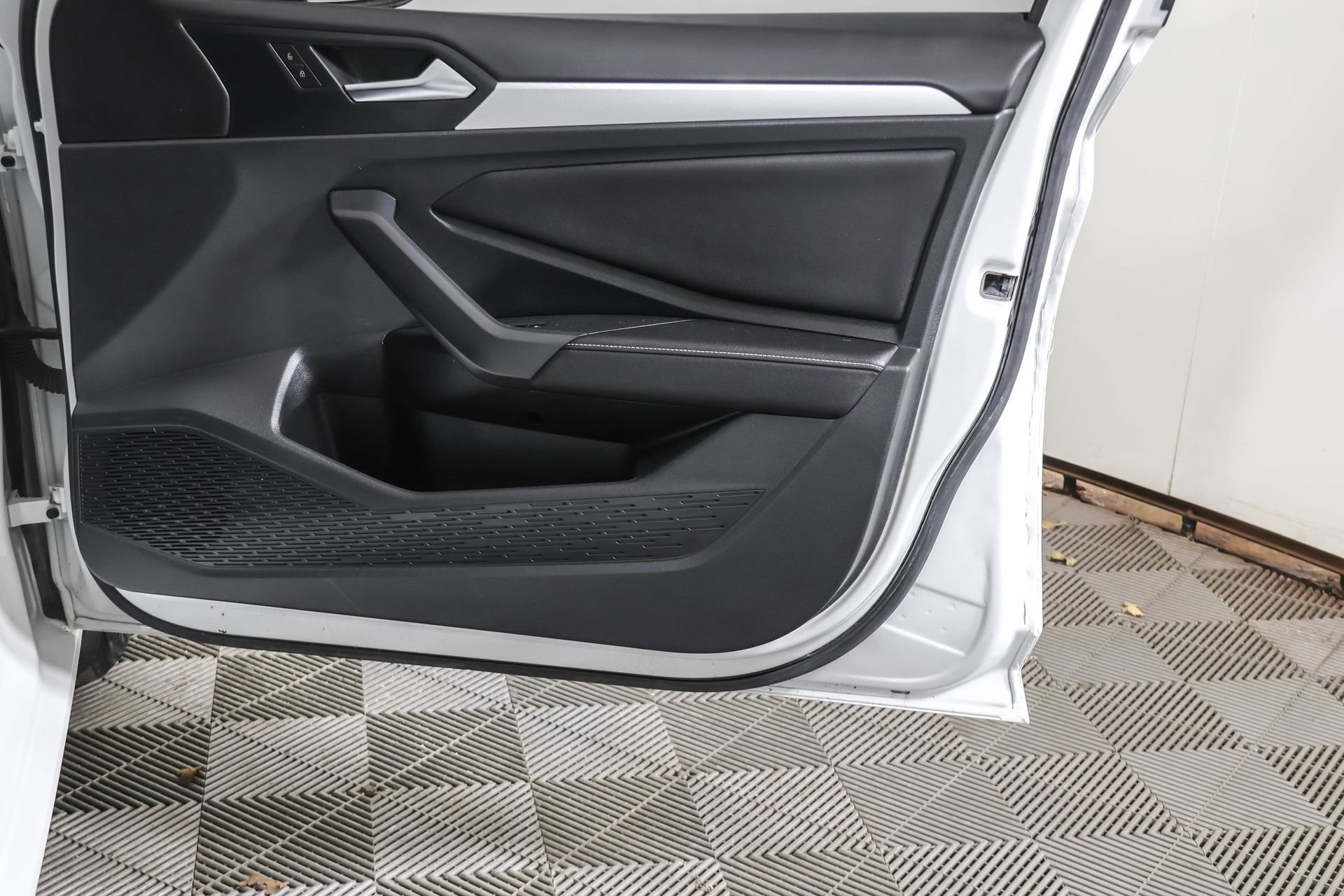 Used 2024 Volkswagen Jetta Sport image 46