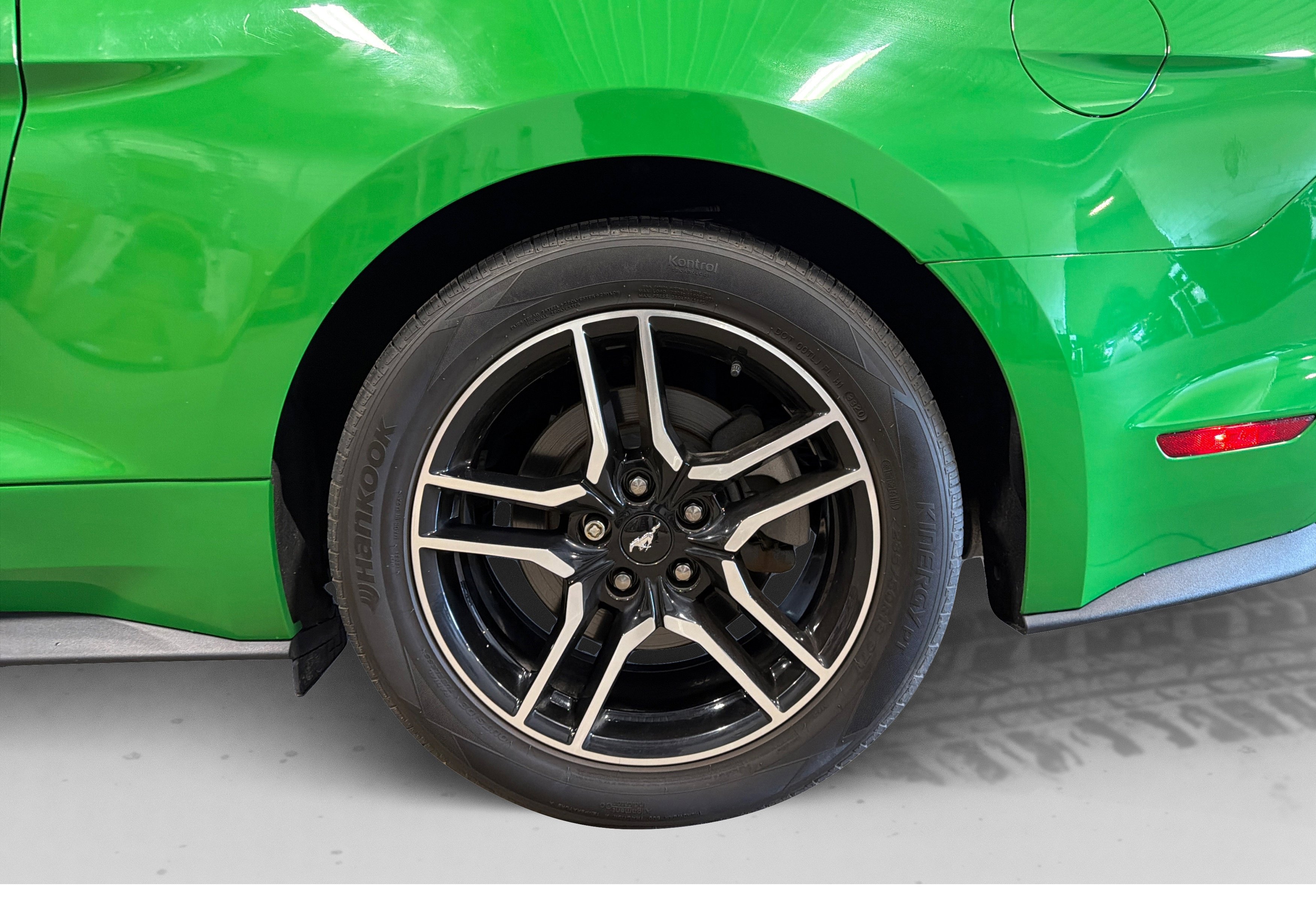 Used 2019 Ford Mustang Premium RWD image 46