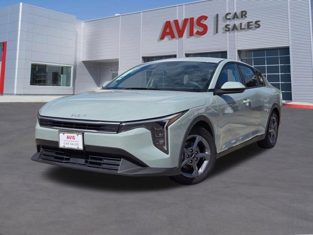 Used 2025 Kia K4 LXS image 1