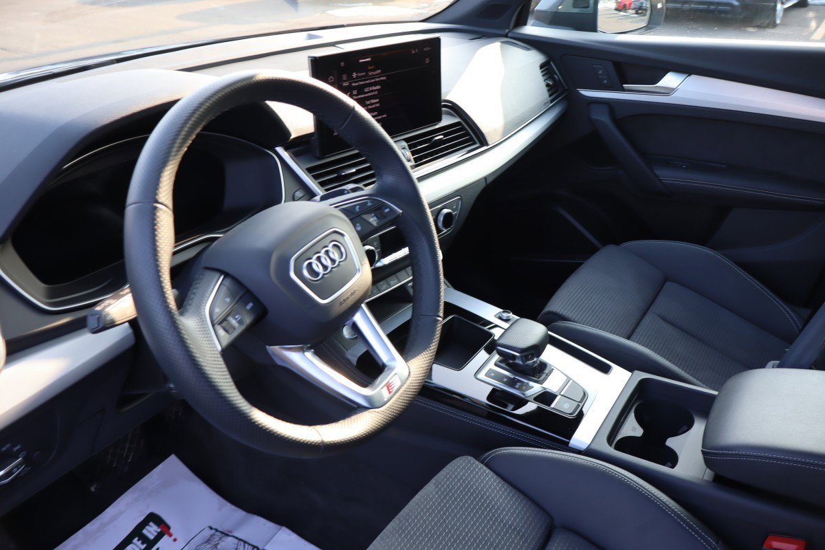 Used 2024 Audi Q5 e Premium Plus image 12