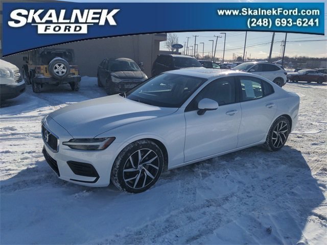 Used 2019 Volvo S60 T5 Momentum w/ Premium Package image 1