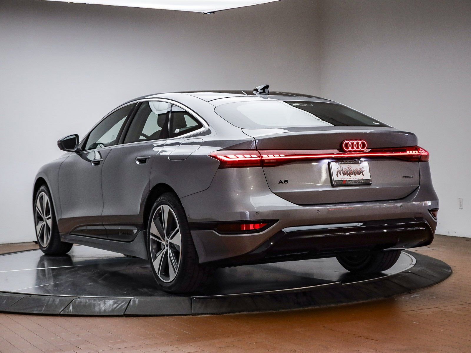 New 2025 Audi A6 e-tron Premium Plus image 9