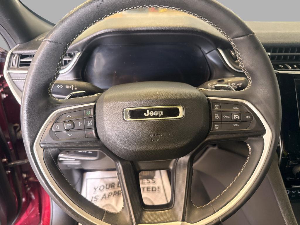 Used 2023 Jeep Grand Cherokee Altitude AWD/4WD image 15