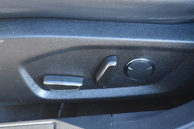 Used 2017 Ford Fusion SE w/ Fusion SE Technology Package image 20