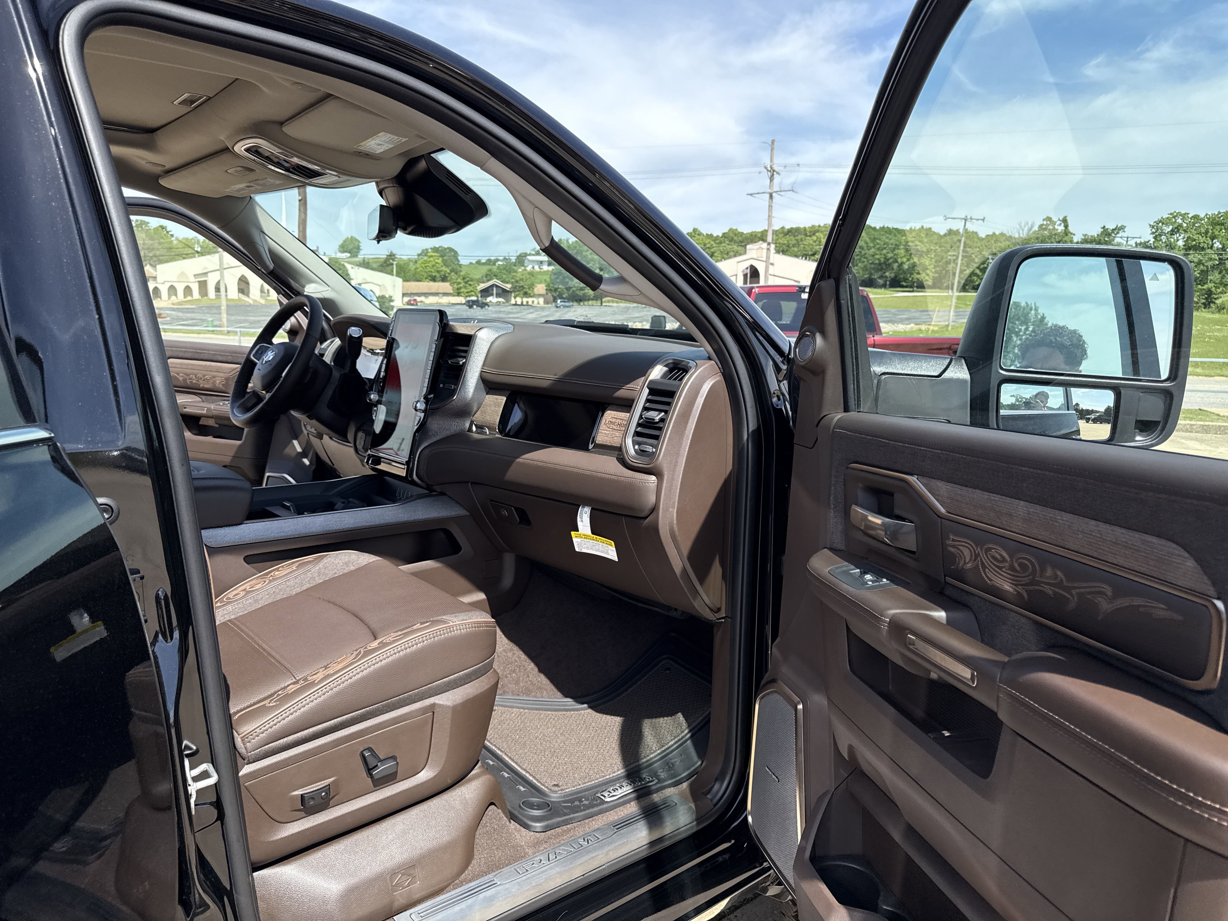 New 2025 RAM 2500 Limited image 27