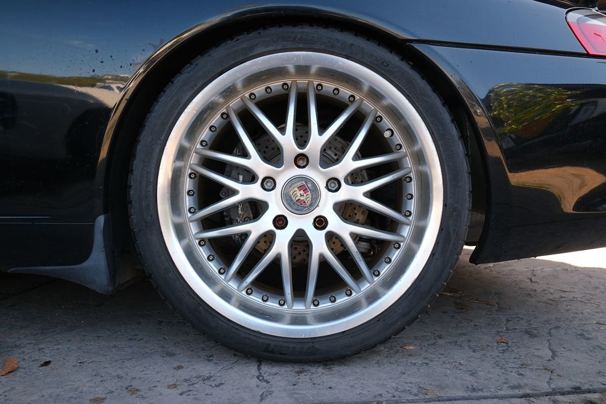 Used 2002 Porsche 911 Carrera RWD image 25