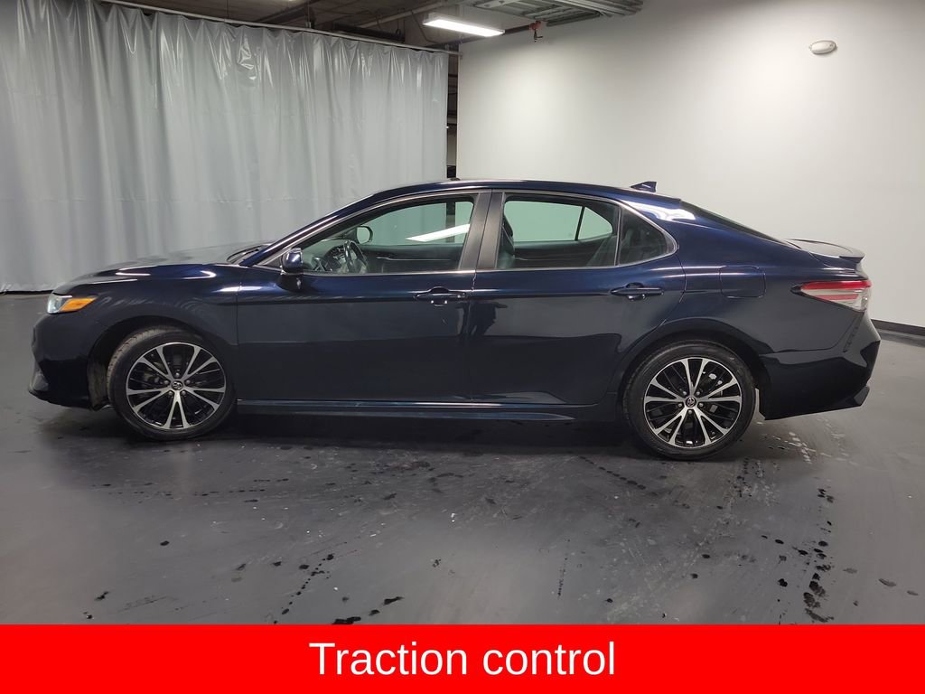 Used 2019 Toyota Camry SE image 5