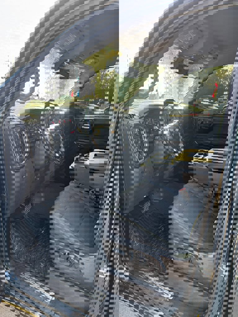 Used 2020 Chevrolet Silverado 1500 LT w/ Texas Edition image 8