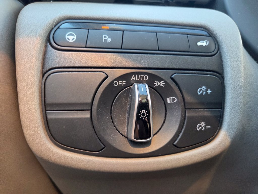 Used 2023 INFINITI QX50 Luxe FWD image 12