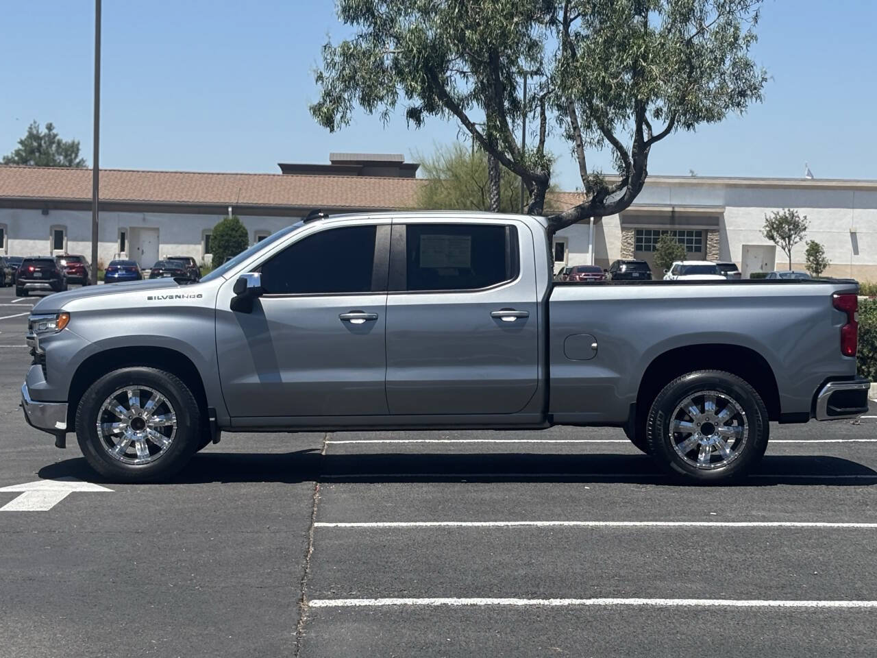 Used 2023 Chevrolet Silverado 1500 LT w/ Protection Package AWD/4WD image 5