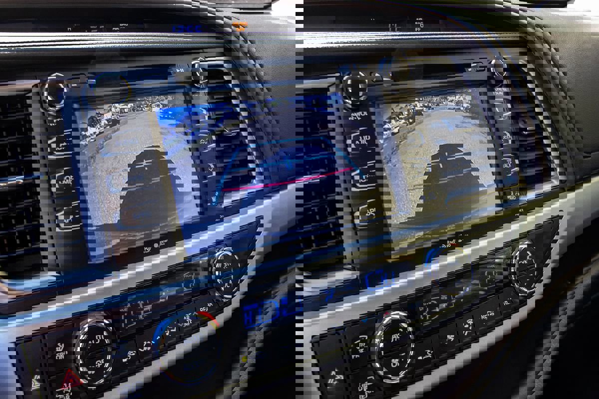 Used 2015 Toyota Highlander XLE image 14