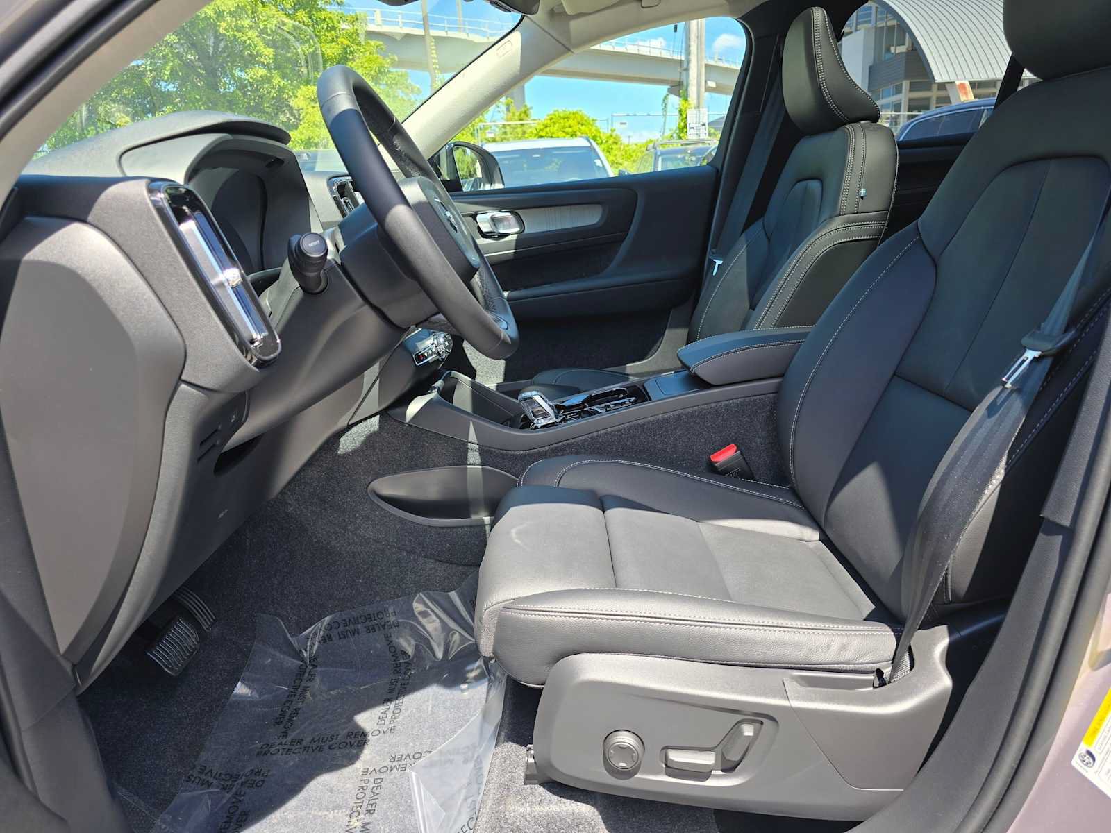 New 2026 Volvo XC40 B5 Plus w/ Protection Package Premier AWD/4WD image 19