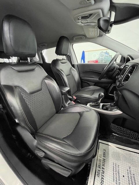 Used 2018 Jeep Compass Latitude w/ Safe & Security Group image 20