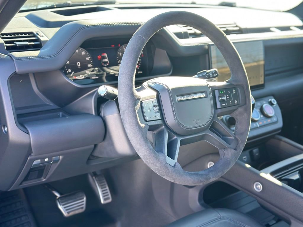 Used 2024 Land Rover Defender 90 V8 AWD/4WD image 10