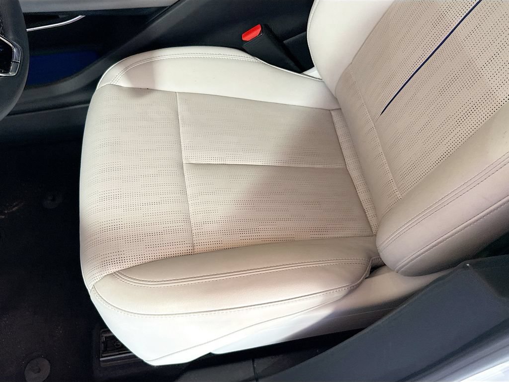 Used 2024 Cadillac Lyriq Luxury RWD image 21