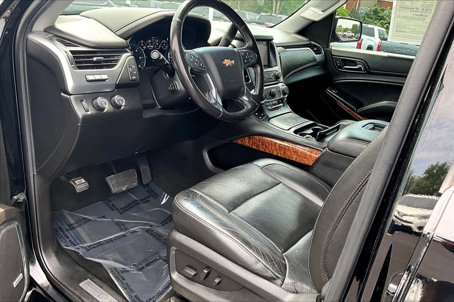 Used 2018 Chevrolet Suburban Premier AWD/4WD image 13