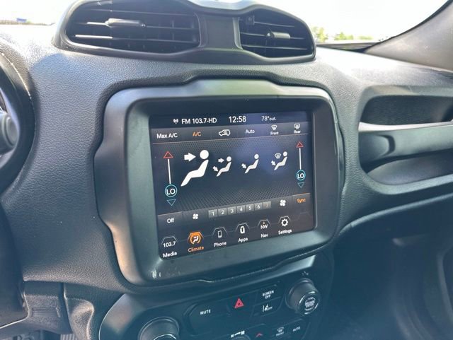 Used 2022 Jeep Renegade Altitude AWD/4WD image 17