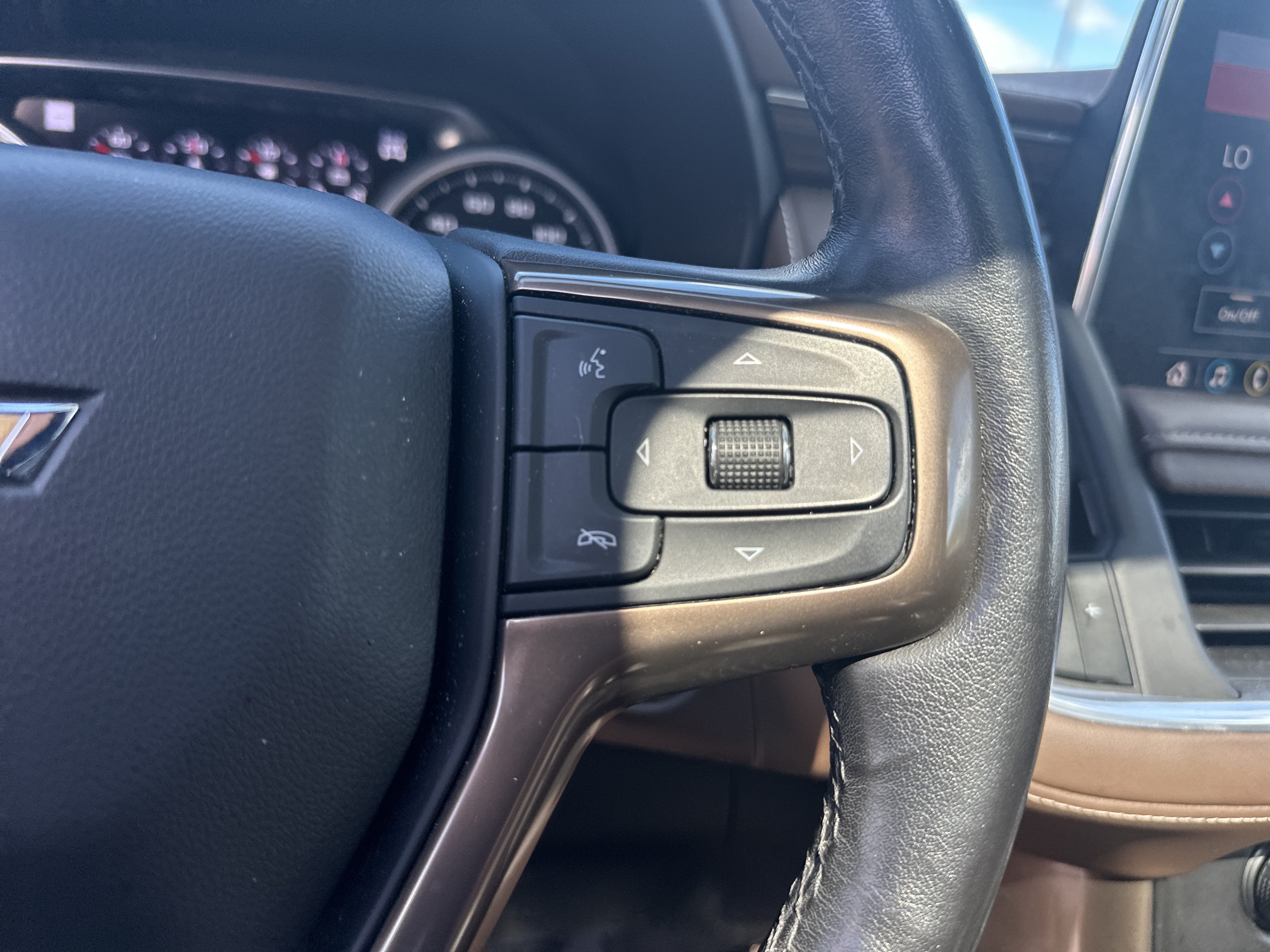 Used 2021 Chevrolet Suburban High Country w/ Premium Package AWD/4WD image 19