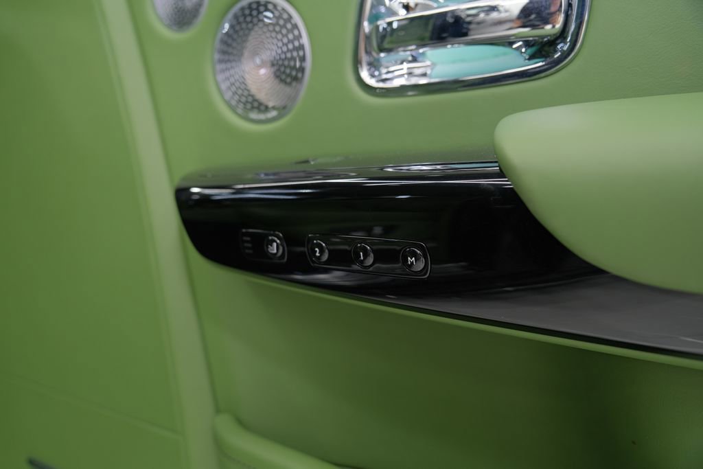 Used 2023 Rolls-Royce Phantom Sedan w/ The Phantom Package RWD image 67
