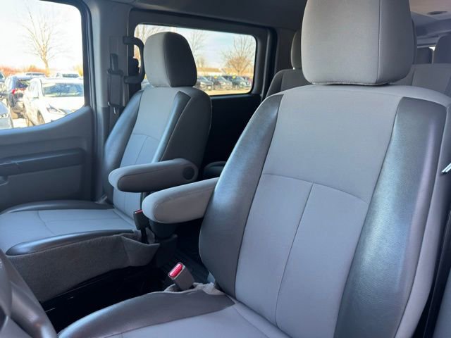 Used 2019 Nissan NV 3500 S image 17