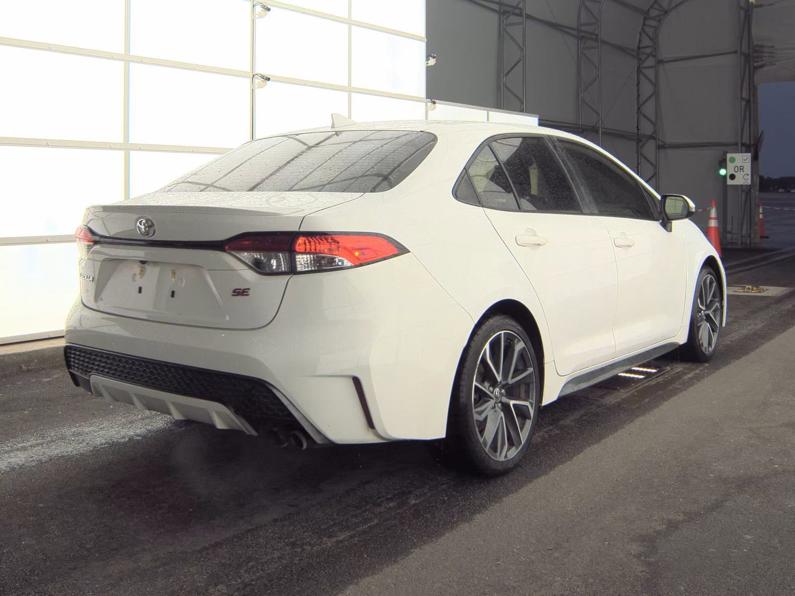 Used 2020 Toyota Corolla SE FWD image 8