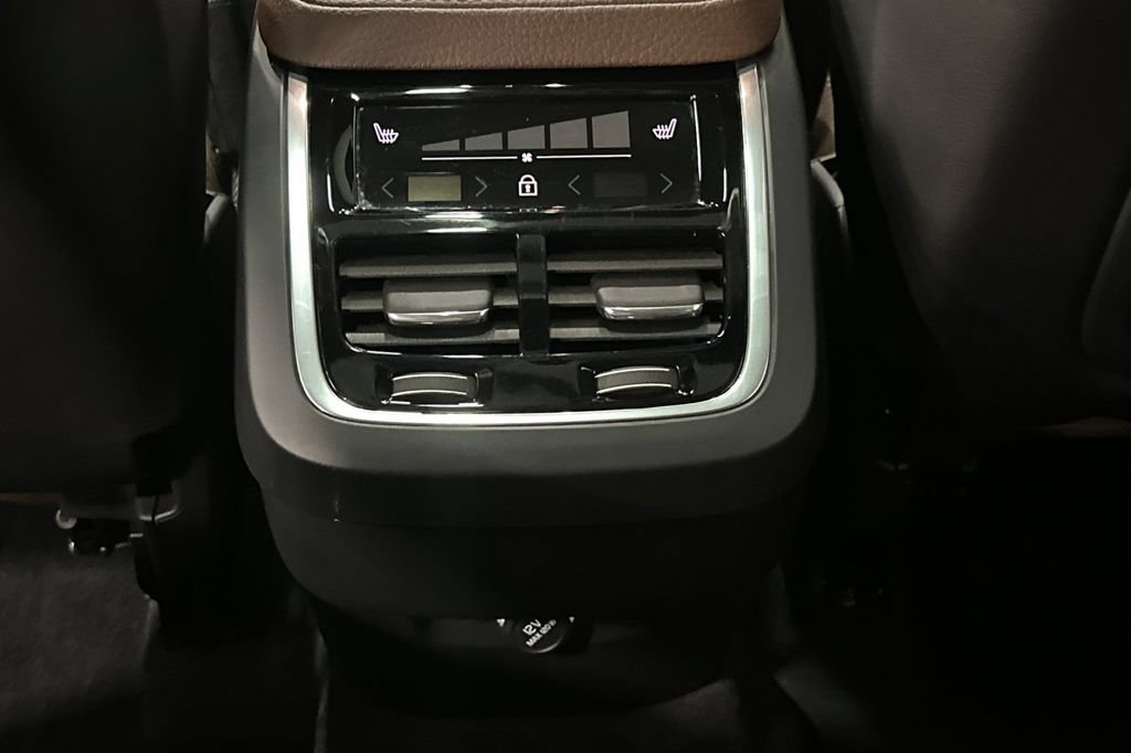 Used 2019 Volvo XC90 T6 Momentum w/ Protection Package Premier AWD/4WD image 14