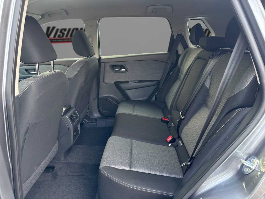 Used 2023 Nissan Rogue SV image 10