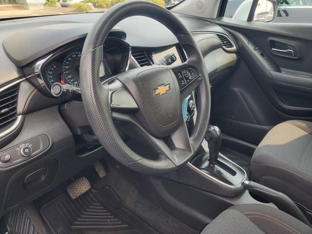 Certified 2019 Chevrolet Trax LS w/ LPO, Protection Package FWD image 9