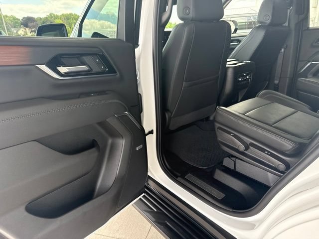 Used 2025 GMC Yukon Denali AWD/4WD image 31