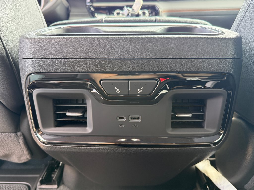 New 2026 GMC Sierra 1500 AT4 w/ AT4 Premium Package AWD/4WD image 32