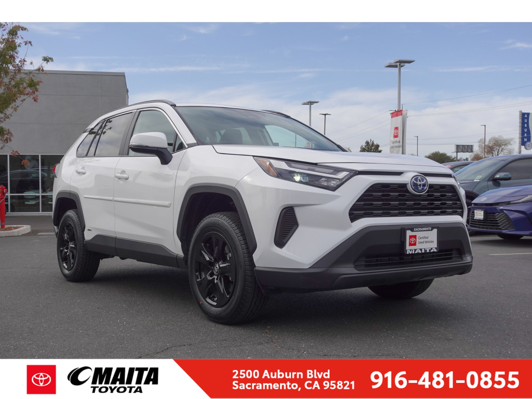 Certified 2024 Toyota RAV4 LE AWD/4WD image 1