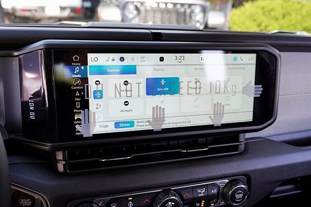 New 2025 Jeep Gladiator Sport S image 31